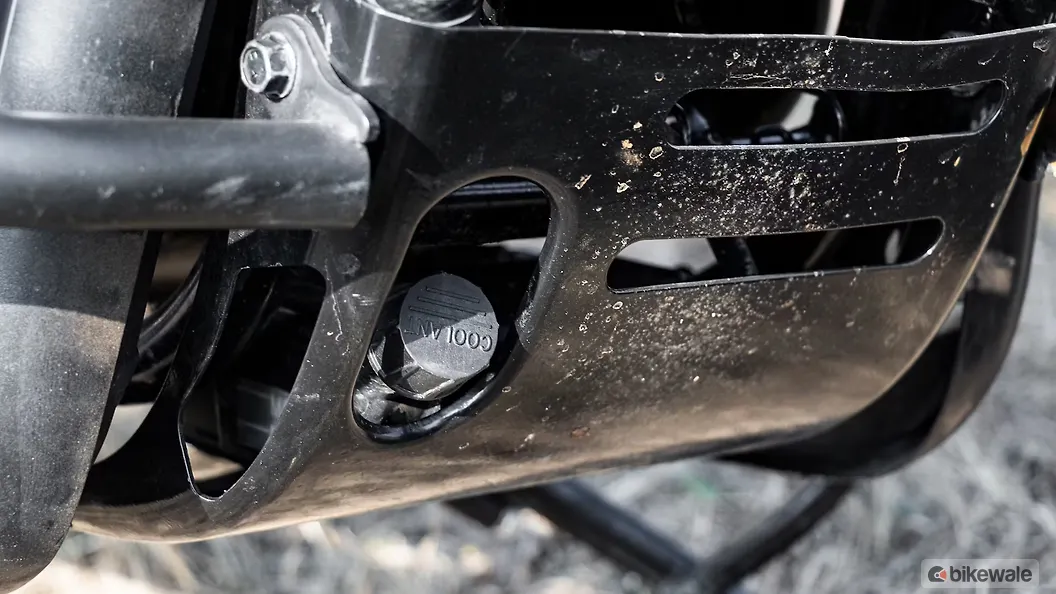 Yezdi Roadster Engine From Left Image BikeWale