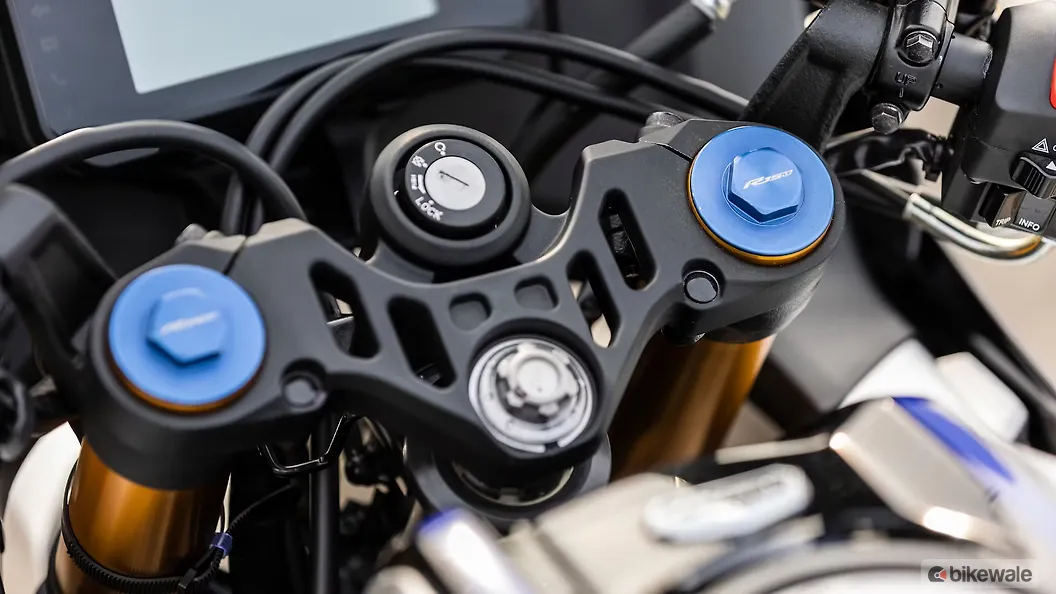 Yamaha R15 V4 Handle Bar Image – BikeWale