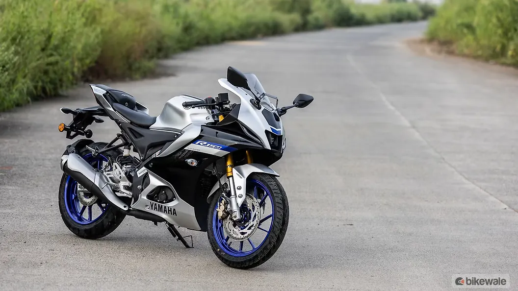 Yamaha R15 V4 Rear Reflex Reflector Image – BikeWale