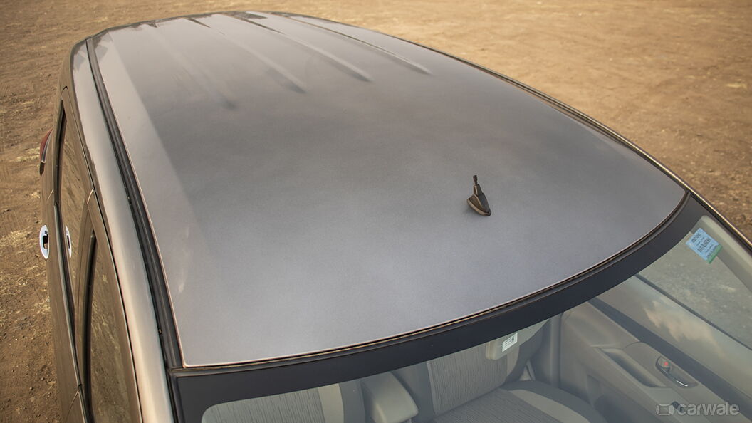 टोयोटा रुमियन कार की छत