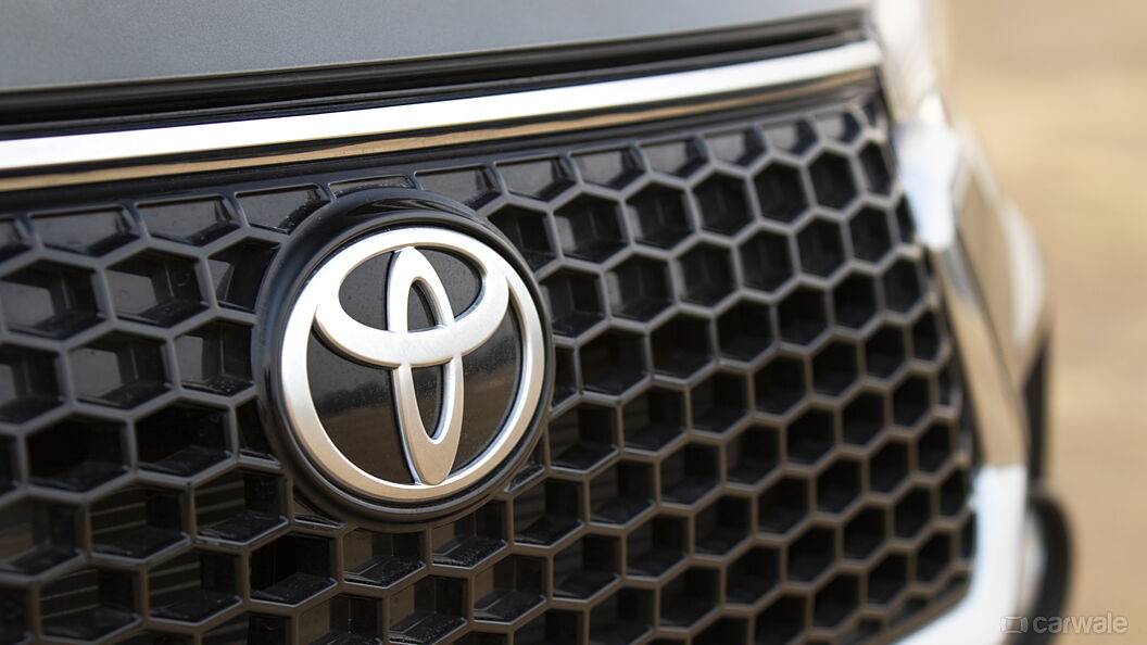 Toyota Rumion Front Logo