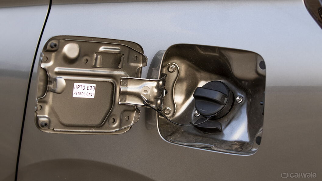 Toyota Rumion Open Fuel Lid