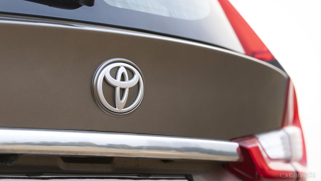 Toyota Rumion Rear Logo