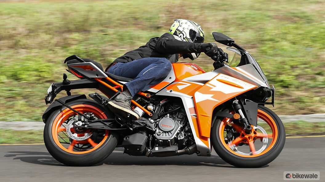 KTM RC 200 Right Side View Image – BikeWale