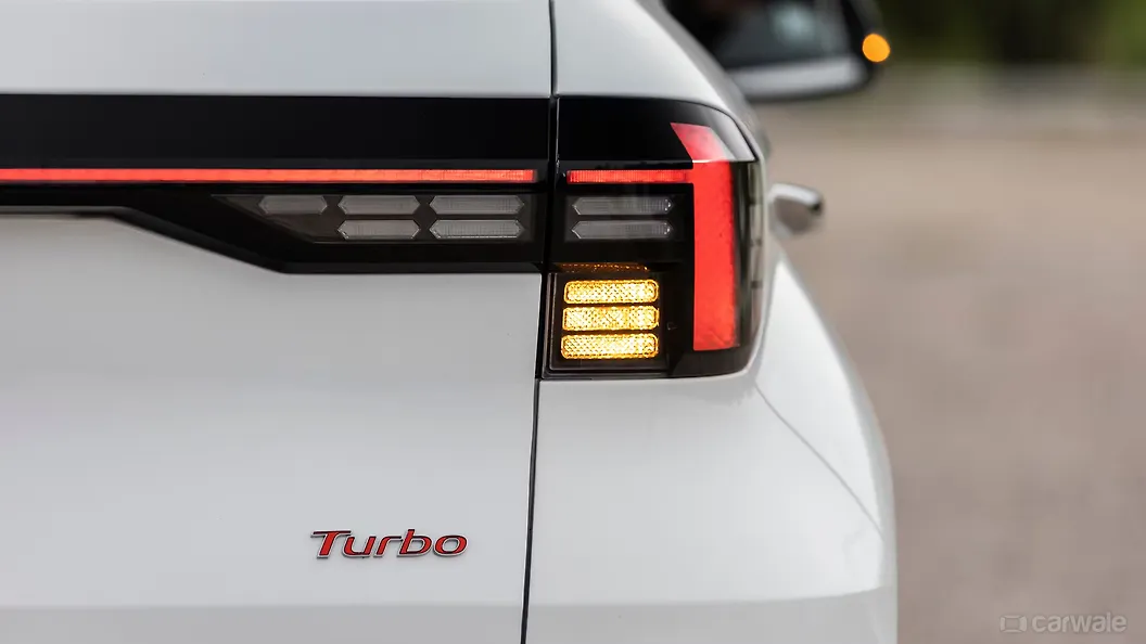 Venue Tail Light/Tail Lamp Image, Venue Photos in India CarWale