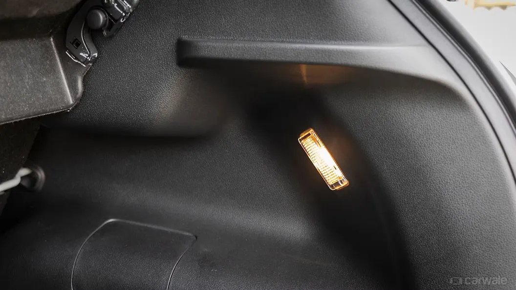 Venue Bootspace with Parcel Tray/Retractable Image, Venue Photos in