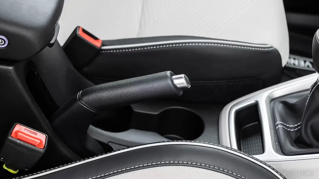 Venue Parking Brake/Emergency Brake Image, Venue Photos in India CarWale