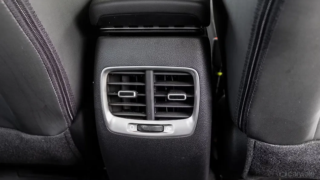 Venue Bootspace with Parcel Tray/Retractable Image, Venue Photos in