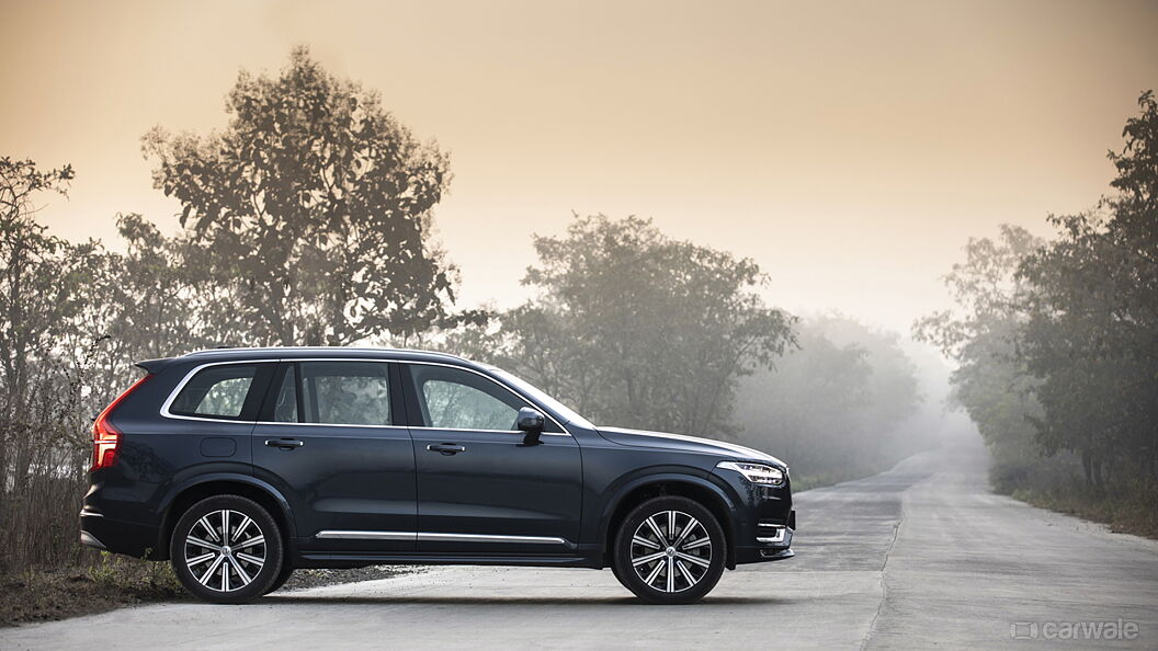Volvo XC90 [2021-2022] Right Side View