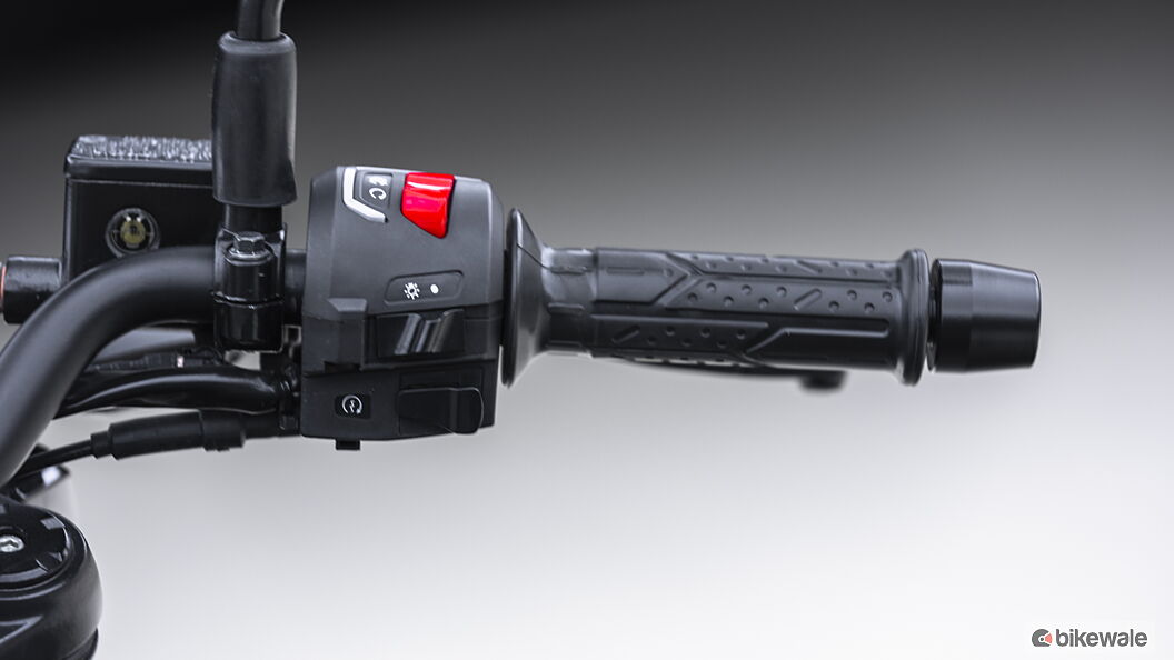 Bajaj Pulsar N250 Right Side Handelbar Throttle Grip