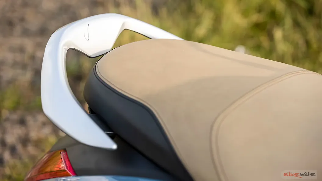 Yamaha Fascino 125 Tail Light Image BikeWale