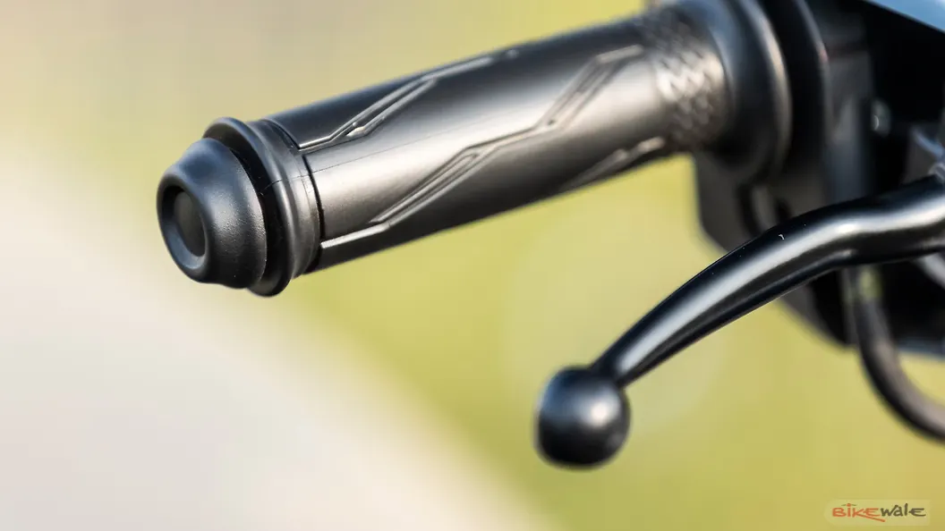Yamaha Fascino 125 Right Side Throttle Grip Image BikeWale