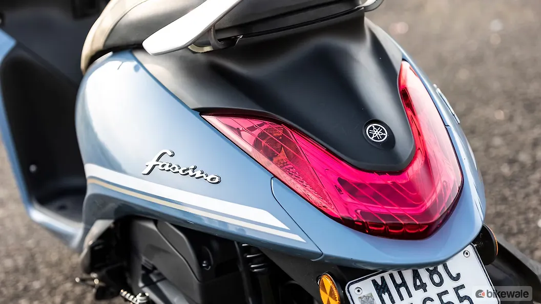 Yamaha Fascino 125 Tail Light Image BikeWale