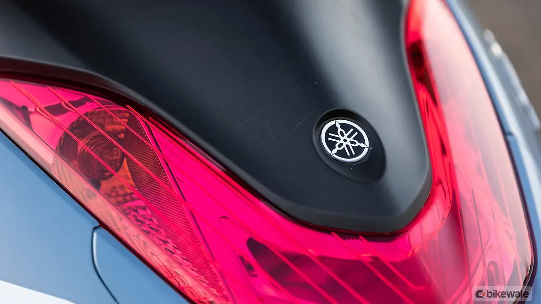 Yamaha Fascino 125 Tail Light Image BikeWale