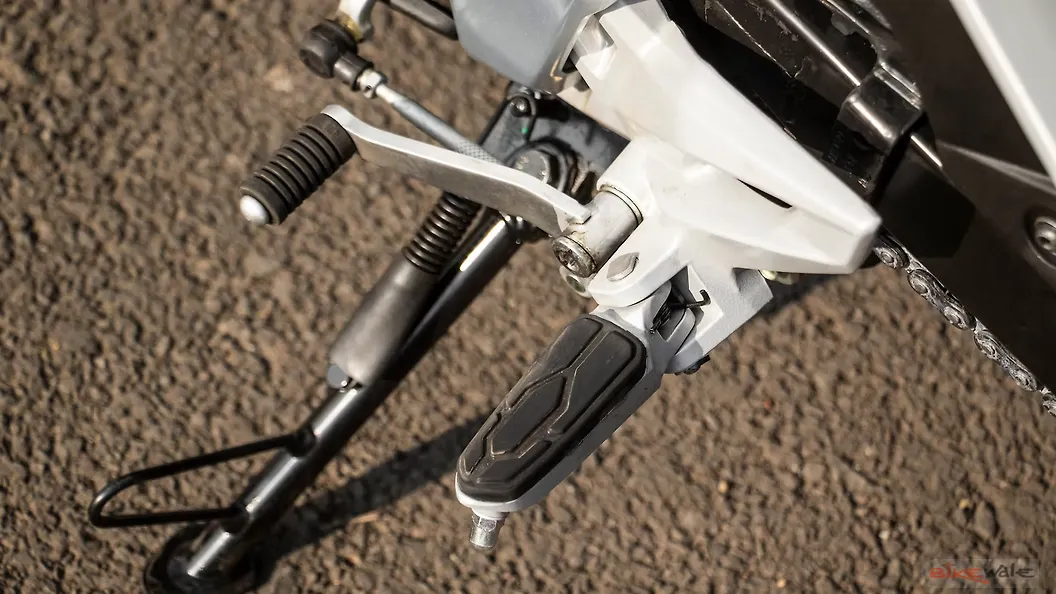 Bajaj Pulsar F250 Gear Shift Lever Image BikeWale