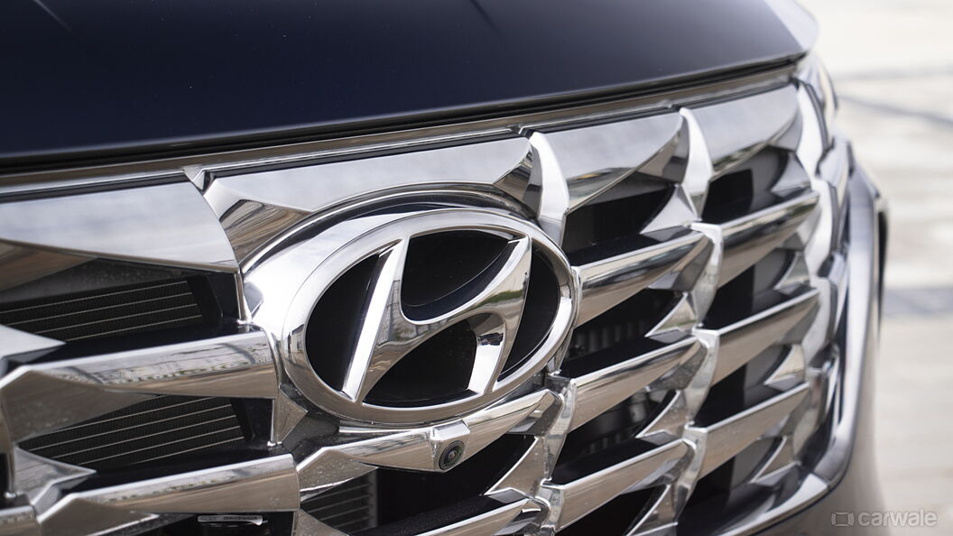 Hyundai Tucson Front Logo