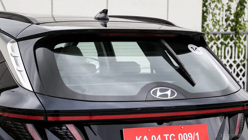 Tucson Rear Windshield/Windscreen Image, Tucson Photos in India - CarWale