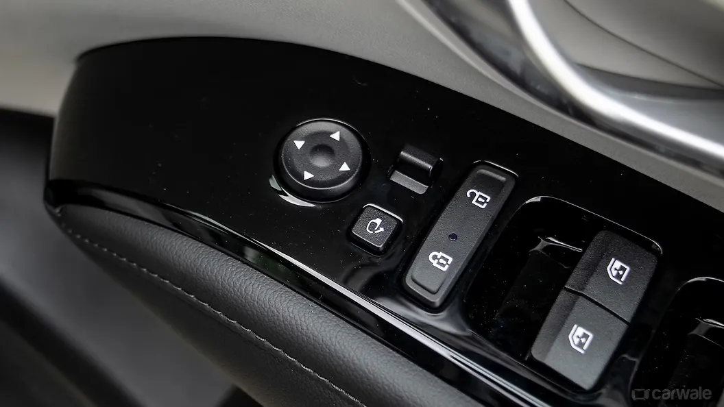 Is Your Hyundai Tucson Rear View Mirror Buttons Giving You Headaches? Read This! - vmoupqh