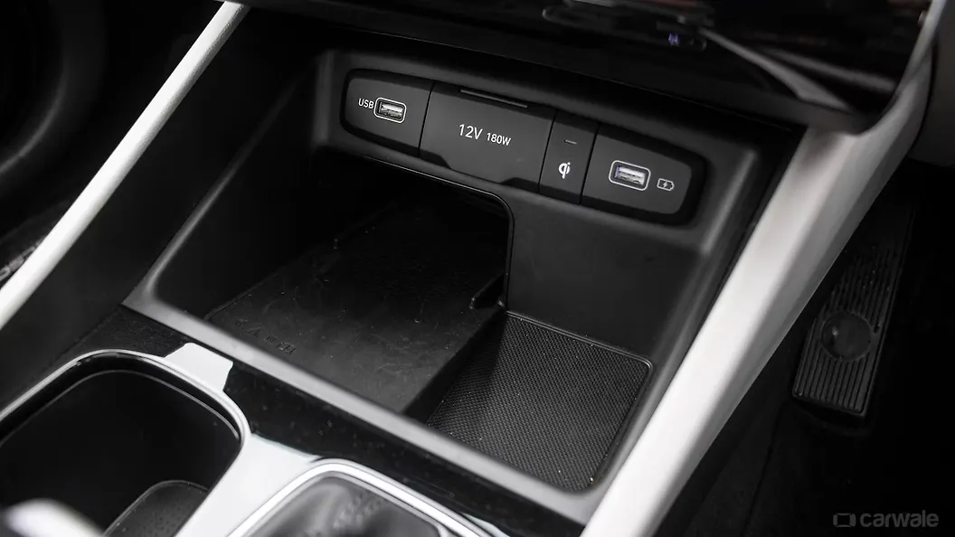 Tucson USB Port/AUX/Power Socket/Wireless Charging Image, Tucson Photos in India CarWale