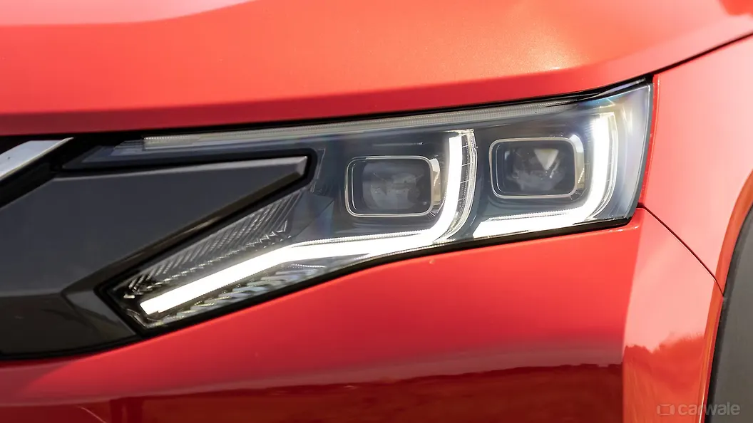 Brezza Daytime Running Lamp (DRL) Image, Brezza Photos in India CarWale