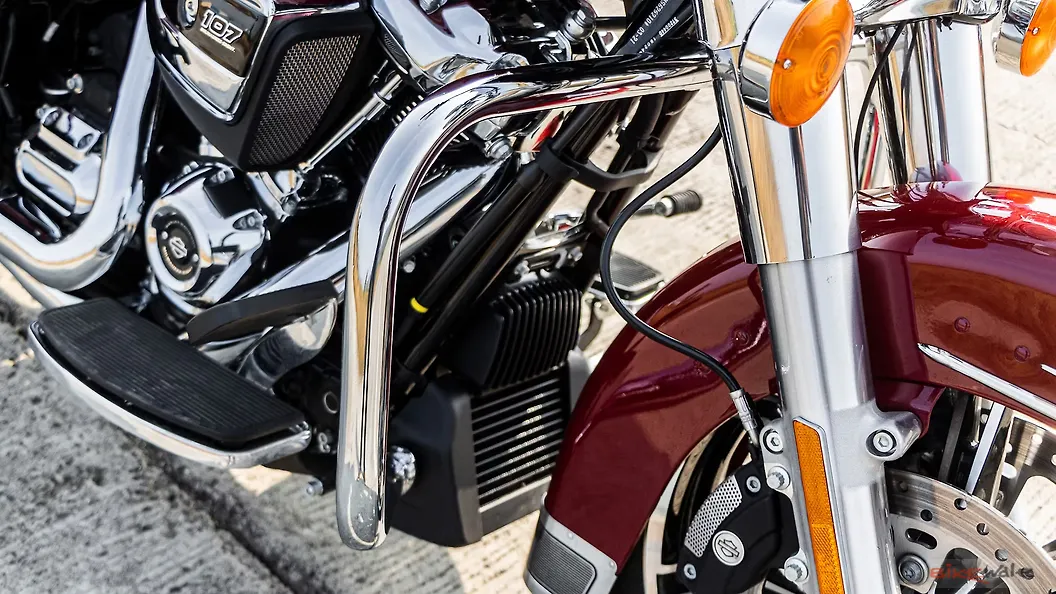 HarleyDavidson Road King Exhaust Headers Image BikeWale