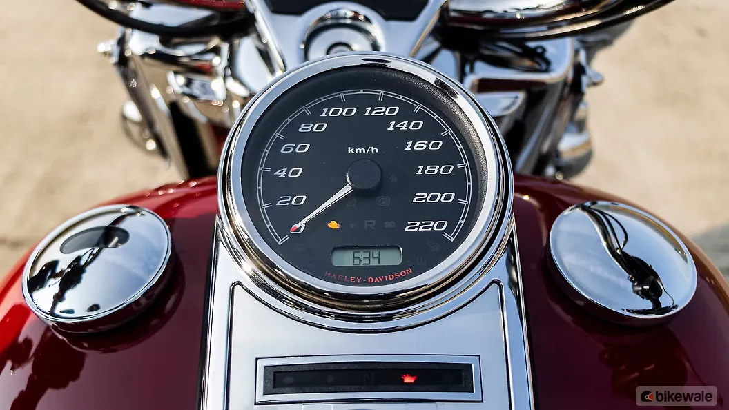 Harley-Davidson Road King Instrument Cluster Image – BikeWale