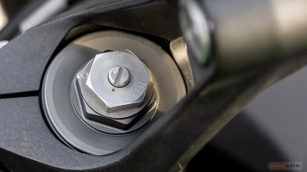 Kawasaki Ninja 1000 Front Suspension Preload Adjuster Image BikeWale