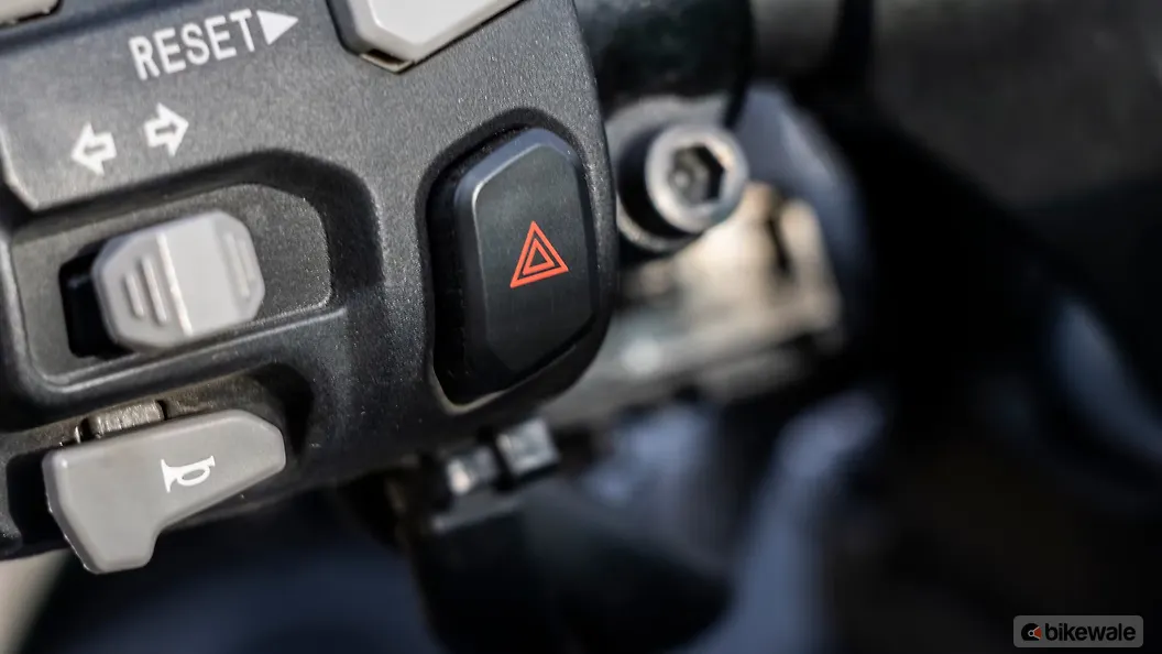 Kawasaki Ninja 1000 Hazard Warning Lights Switch Image BikeWale