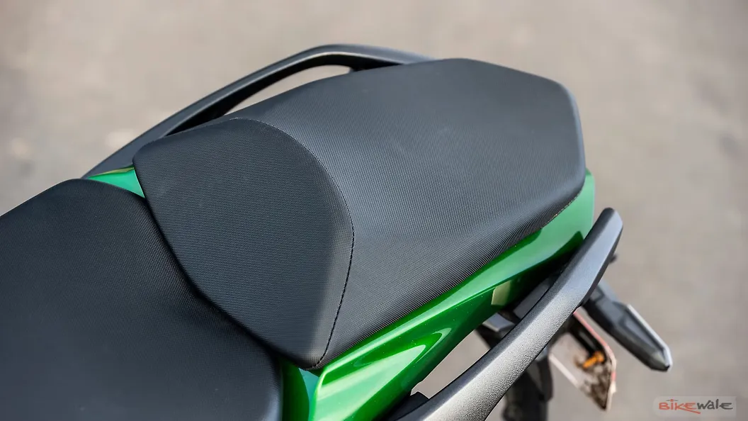 Kawasaki Ninja 1000 Rider Seat Image BikeWale