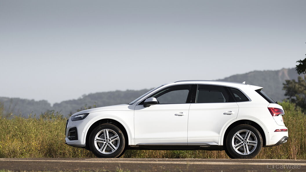 Audi Q5 Right Side View
