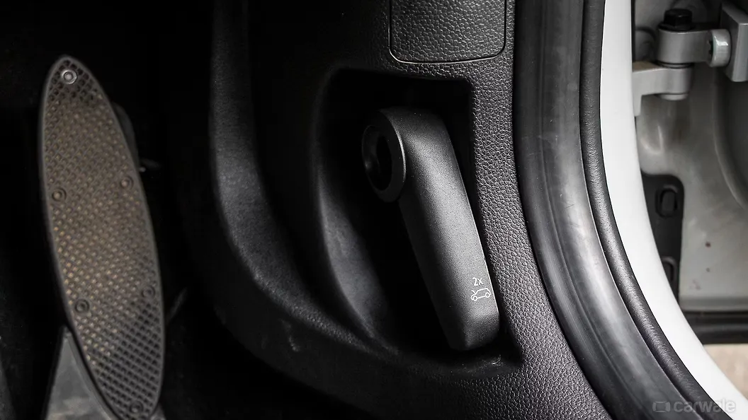 Cooper SE release Image, Cooper SE Photos in India CarWale