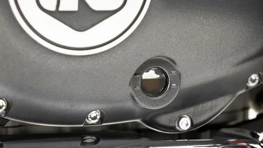Royal Enfield Super Meteor 650 Engine Oil Level Indicator Image BikeWale