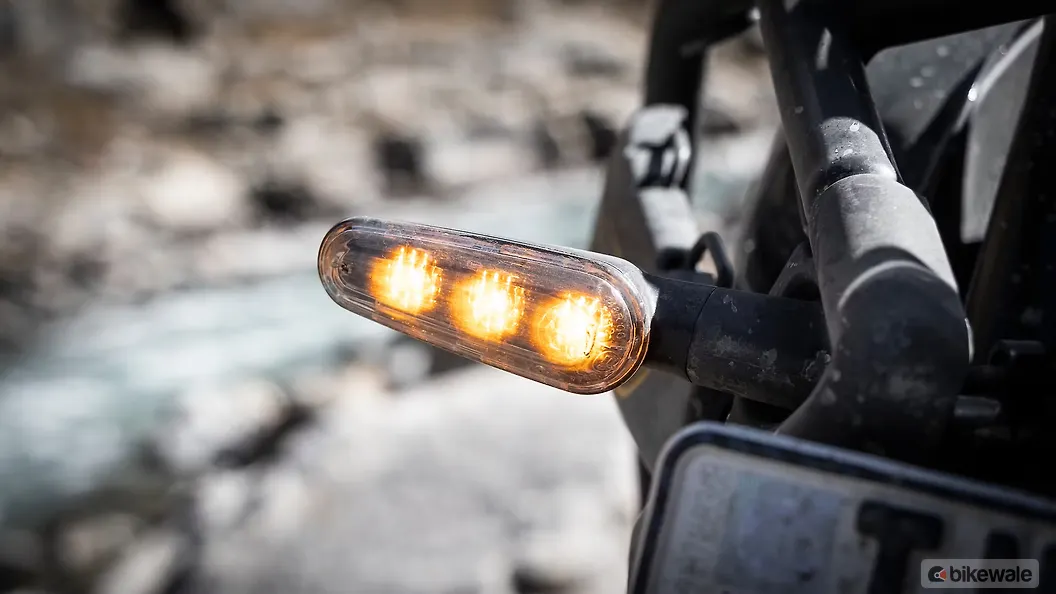 Royal Enfield Himalayan 450 Front Turn Indicators Image – BikeWale