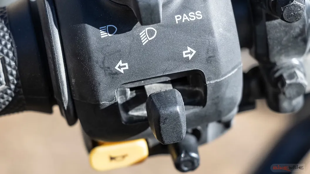 Royal Enfield Himalayan 450 Engine Start Switch Image – BikeWale
