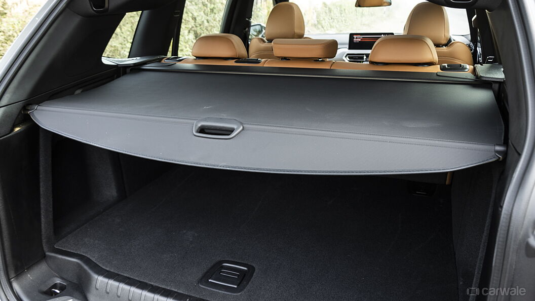 BMW X3 Bootspace with Parcel Tray/Retractable