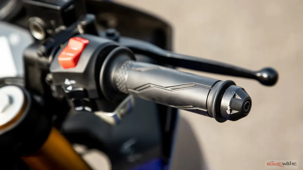 Yamaha YZF R15 V4 Handle Bar Image BikeWale