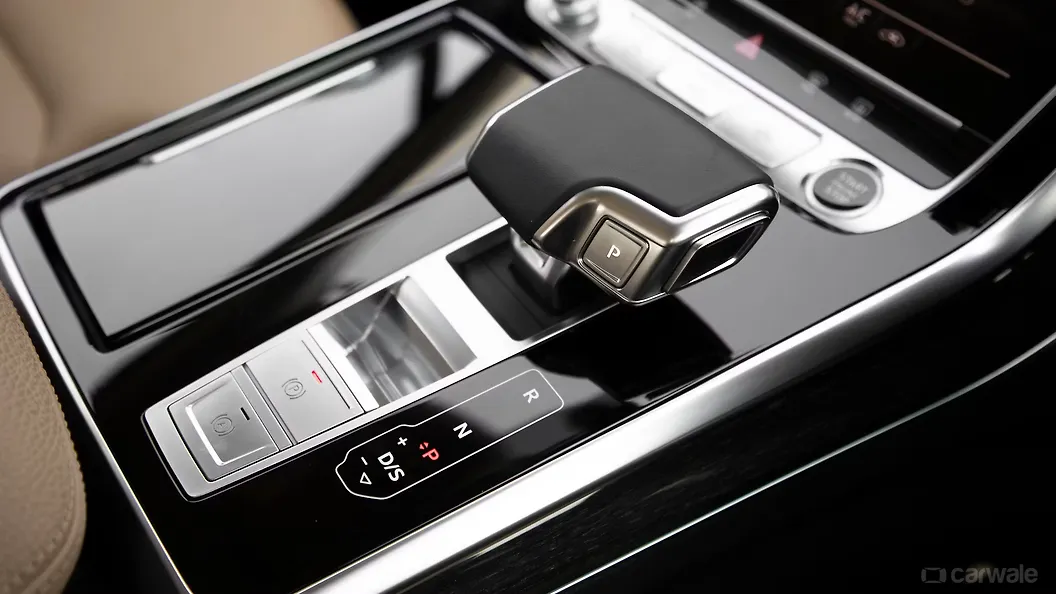 Q7 Center Console/Centre Console Storage Image, Q7 Photos in India