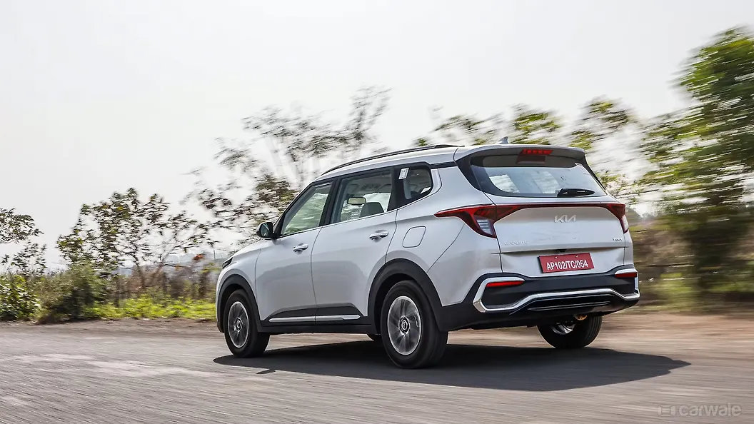 Carens Rear View Image, Carens Photos in India - CarWale