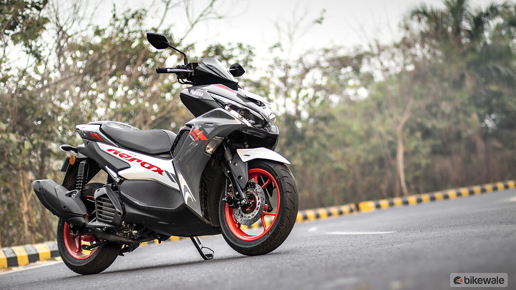 Yamaha Aerox 155 Right Side View Image – BikeWale