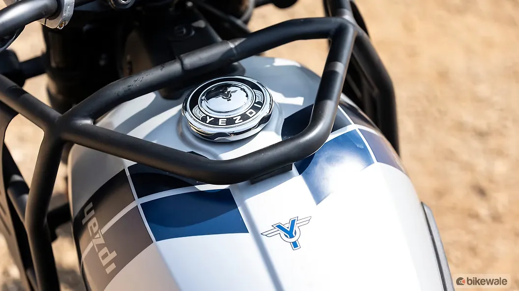 Yezdi Adventure Fuel Tank Image BikeWale