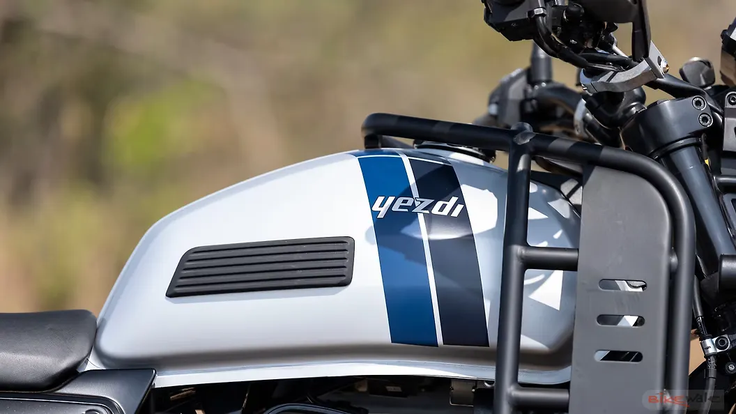 Yezdi Adventure Fuel Tank Image BikeWale