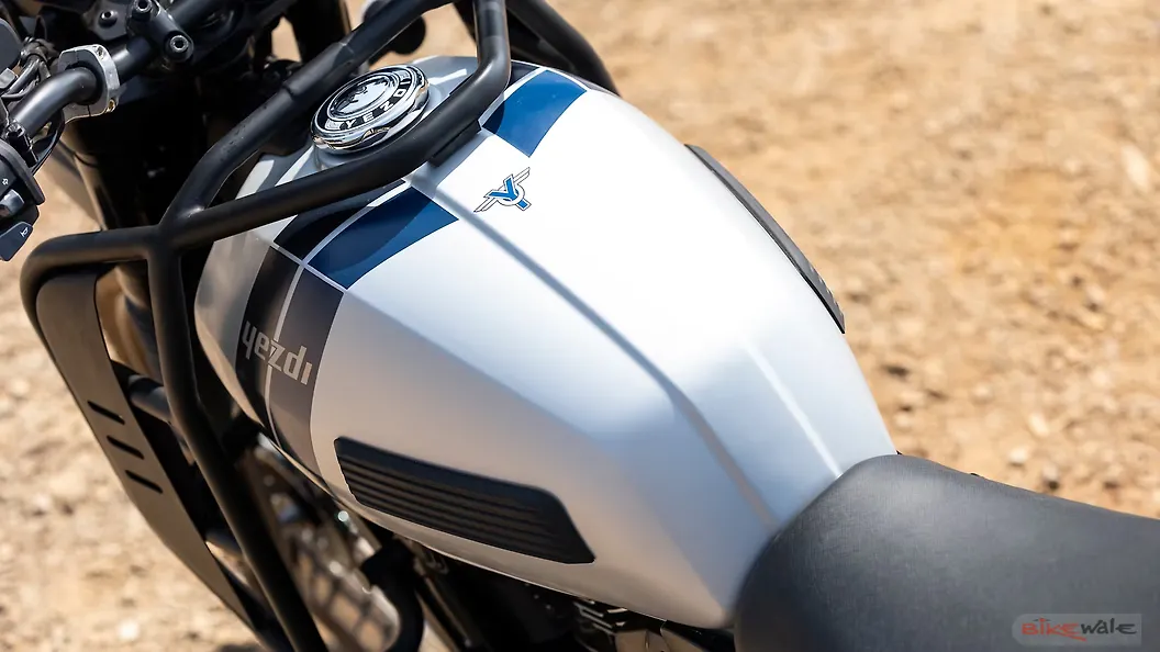 Yezdi Adventure Fuel Tank Image BikeWale