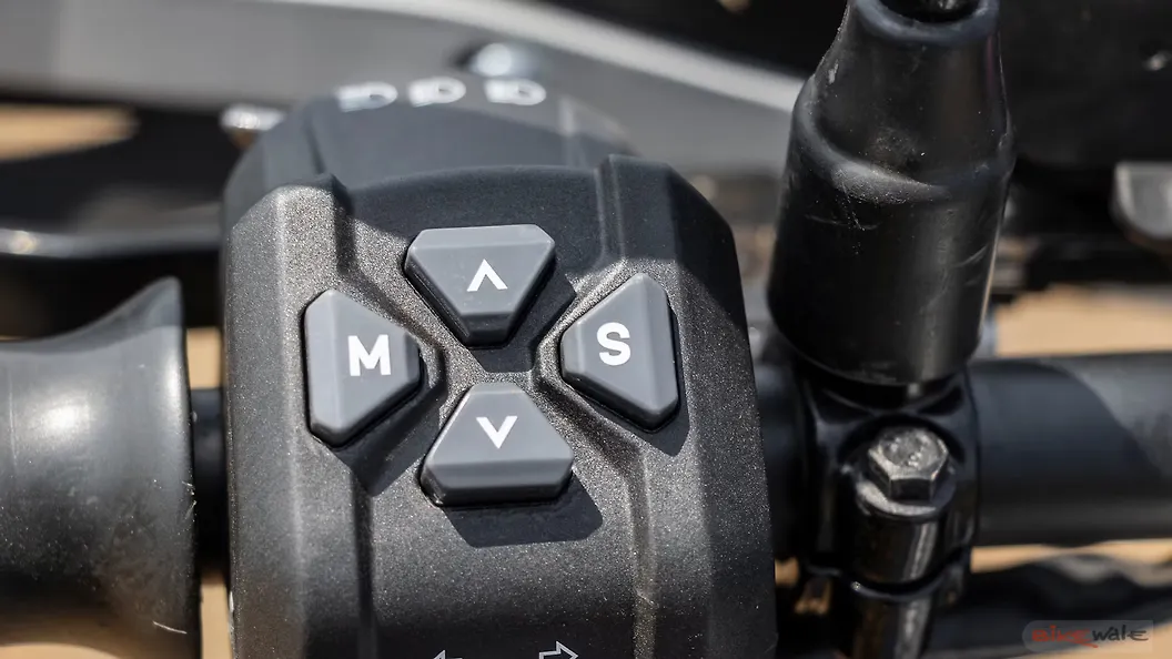 Yezdi Adventure Keyless Ignition Switch Image BikeWale