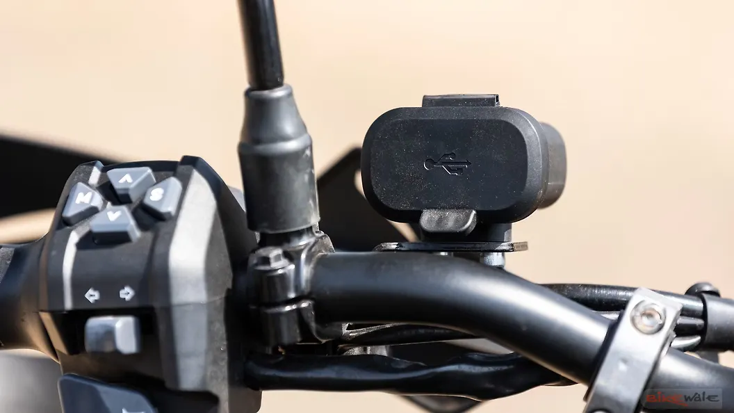 Yezdi Adventure Keyless Ignition Switch Image BikeWale