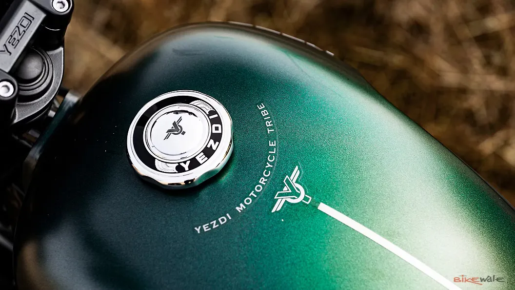 Yezdi Roadster Fuel Tank Image BikeWale