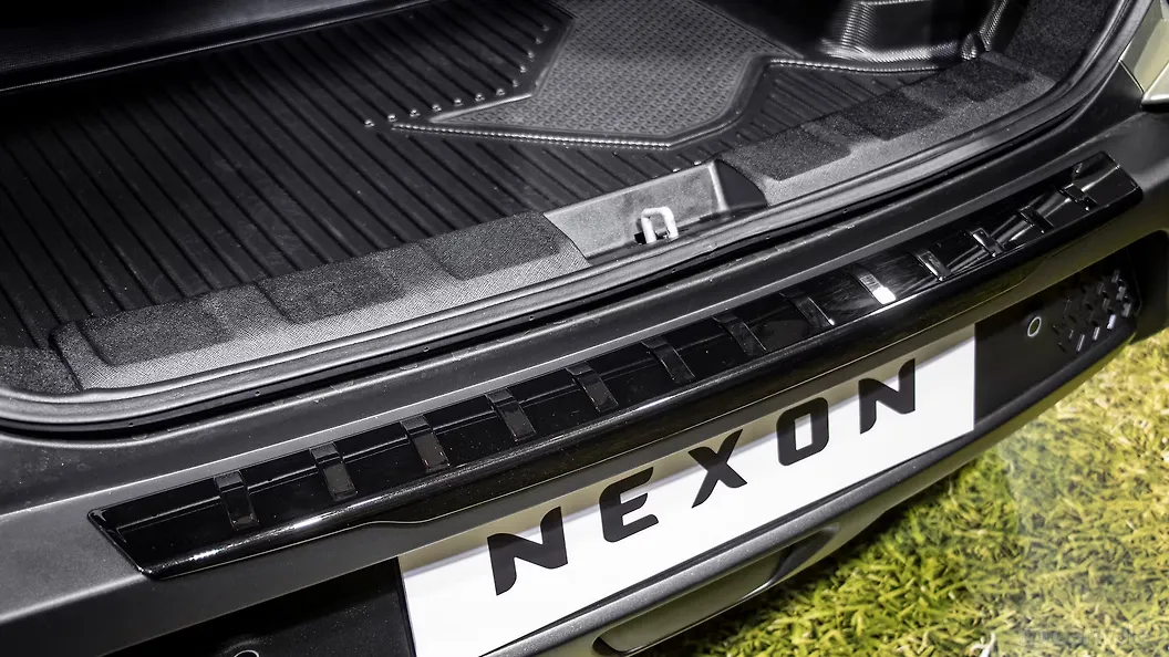 Nexon Rear Bumper Image, Nexon Photos in India CarWale
