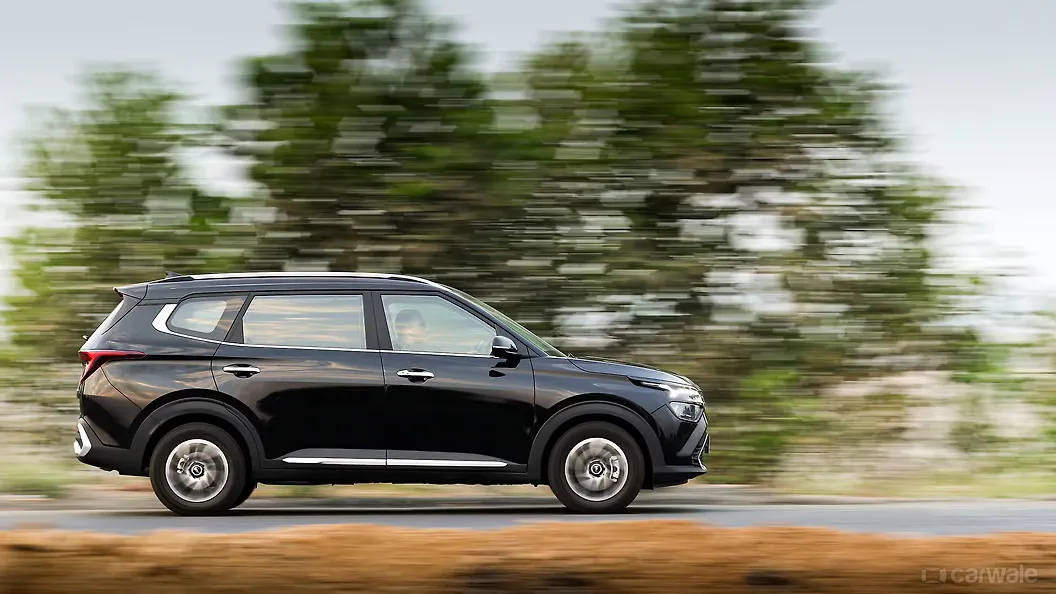 Carens Right Side View Image, Carens Photos in India CarWale