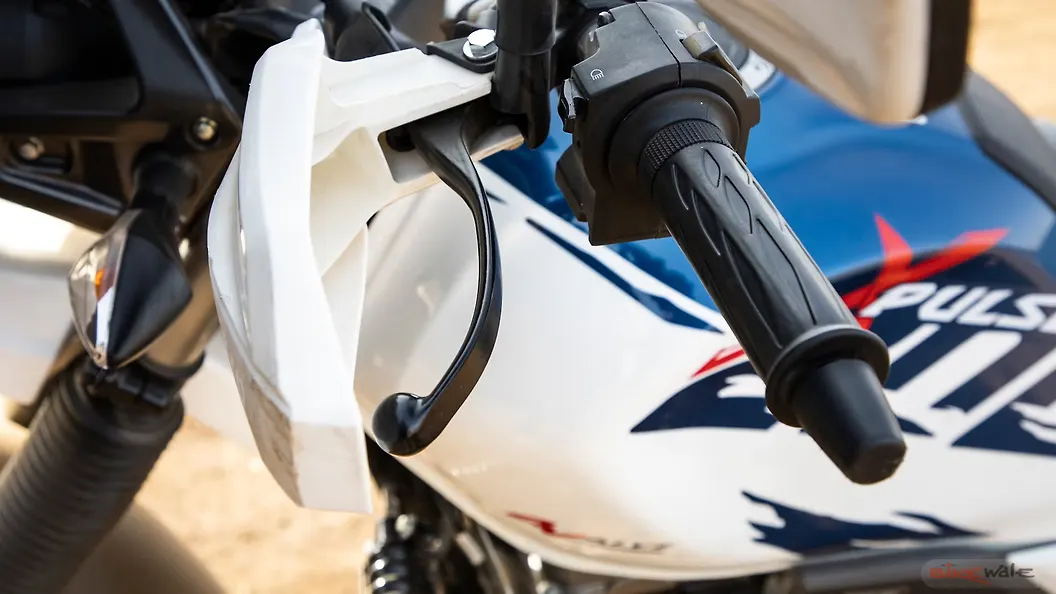 Hero Xpulse 200 4V Multifunction Switchgear Right Image BikeWale