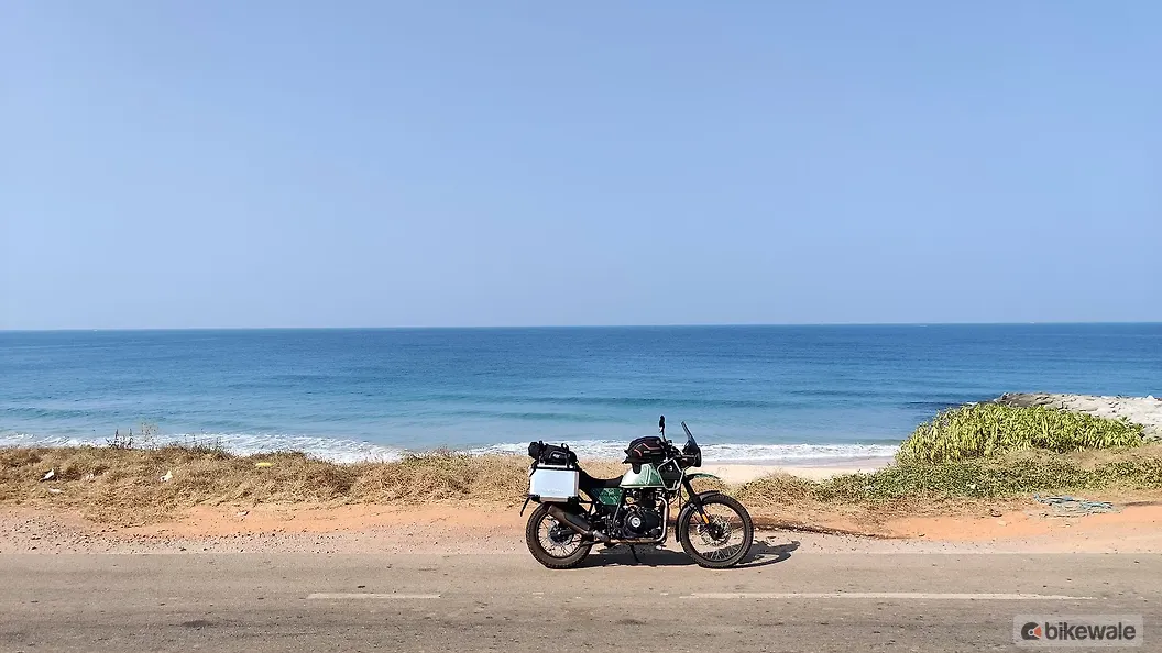 Royal Enfield Himalayan [2015-2023] Right Side View