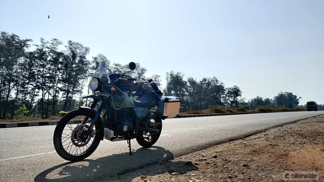 Royal Enfield Himalayan [2015-2023] Right Side View